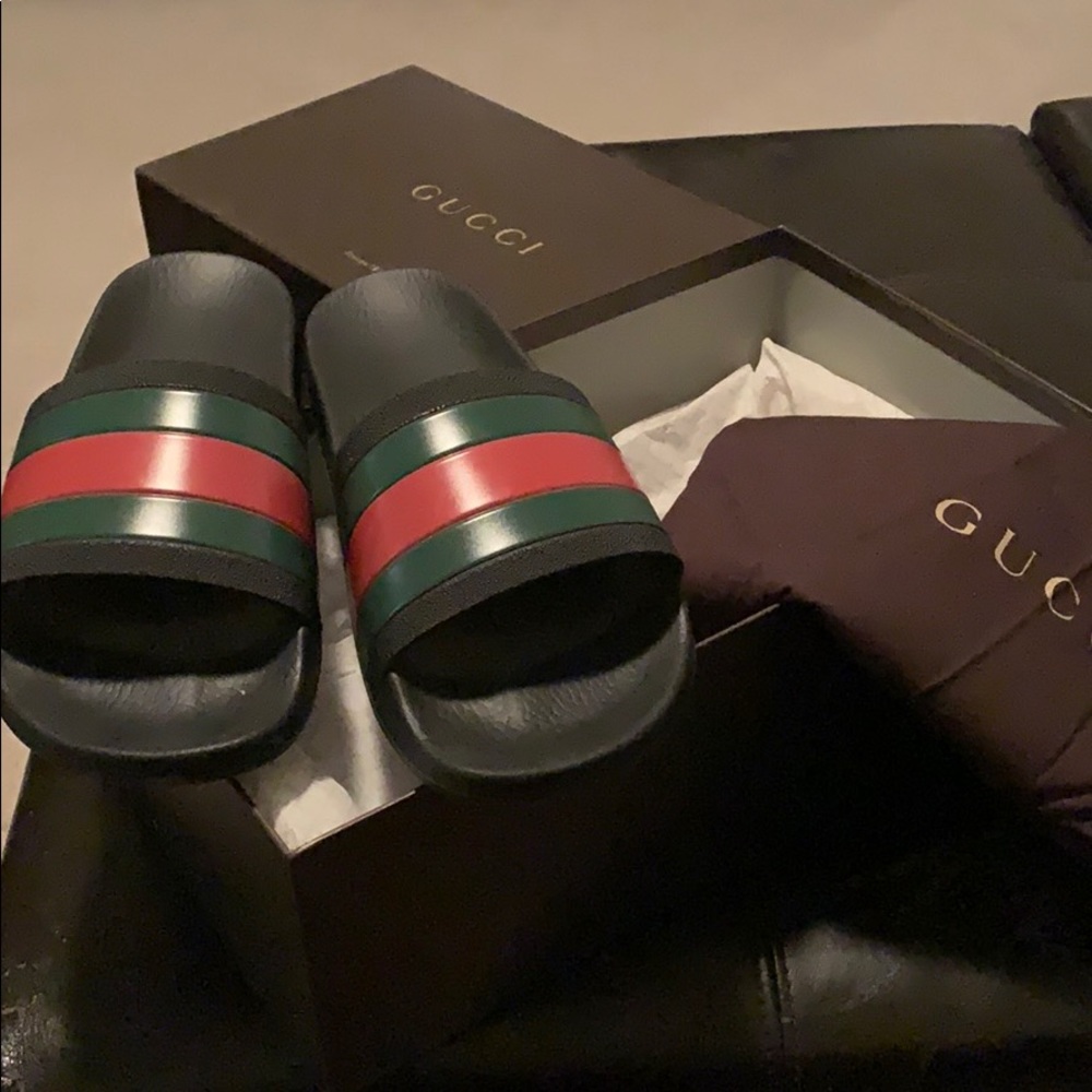 Gucci flip flop (pre-owned)